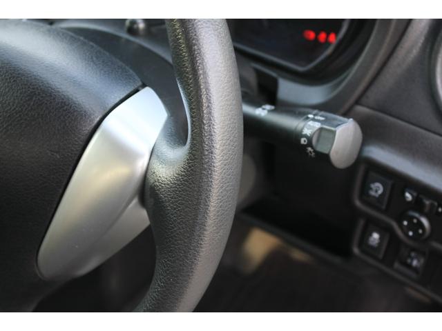 ノート Ｘ　走行１４．７００キロ　純正ＳＤナビ　フルセグＴＶ　ＣＤ　Ｂｌｕｅｔｏｏｔｈ　アイドリングストップ　インテリジェントキー　プッシュスタート　ＡＢＳ　Ｗエアバック　プライバシーガラス　禁煙車（22枚目）