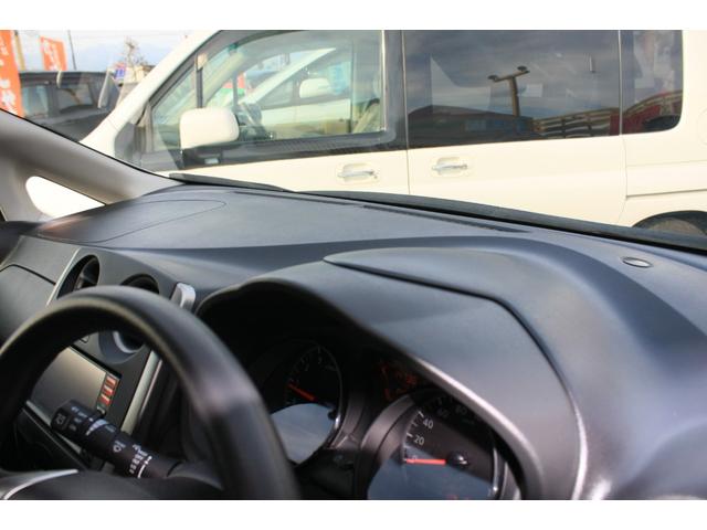 ノート Ｘ　走行１４．７００キロ　純正ＳＤナビ　フルセグＴＶ　ＣＤ　Ｂｌｕｅｔｏｏｔｈ　アイドリングストップ　インテリジェントキー　プッシュスタート　ＡＢＳ　Ｗエアバック　プライバシーガラス　禁煙車（24枚目）