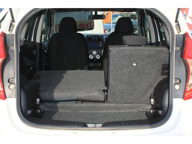 ノート Ｘ　走行１４．７００キロ　純正ＳＤナビ　フルセグＴＶ　ＣＤ　Ｂｌｕｅｔｏｏｔｈ　アイドリングストップ　インテリジェントキー　プッシュスタート　ＡＢＳ　Ｗエアバック　プライバシーガラス　禁煙車（50枚目）