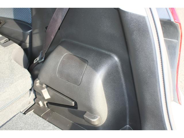 ノート Ｘ　走行１４．７００キロ　純正ＳＤナビ　フルセグＴＶ　ＣＤ　Ｂｌｕｅｔｏｏｔｈ　アイドリングストップ　インテリジェントキー　プッシュスタート　ＡＢＳ　Ｗエアバック　プライバシーガラス　禁煙車（54枚目）