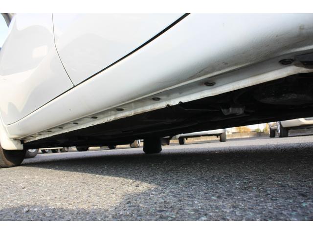 ノート Ｘ　走行１４．７００キロ　純正ＳＤナビ　フルセグＴＶ　ＣＤ　Ｂｌｕｅｔｏｏｔｈ　アイドリングストップ　インテリジェントキー　プッシュスタート　ＡＢＳ　Ｗエアバック　プライバシーガラス　禁煙車（73枚目）