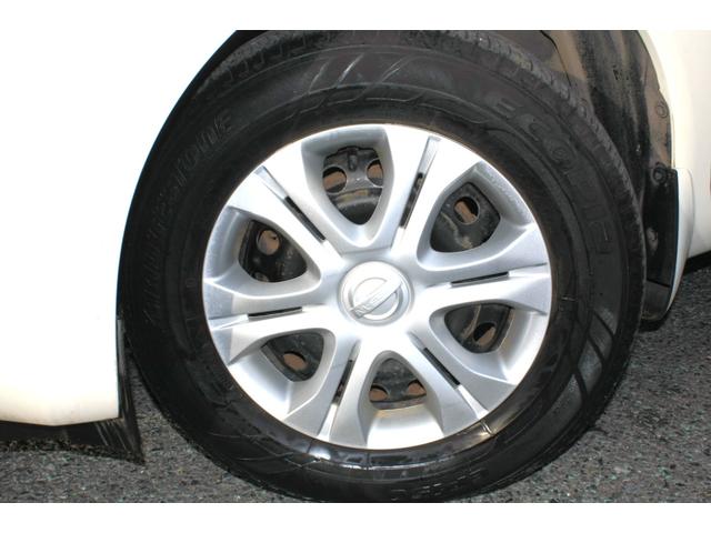 ノート Ｘ　走行１４．７００キロ　純正ＳＤナビ　フルセグＴＶ　ＣＤ　Ｂｌｕｅｔｏｏｔｈ　アイドリングストップ　インテリジェントキー　プッシュスタート　ＡＢＳ　Ｗエアバック　プライバシーガラス　禁煙車（80枚目）