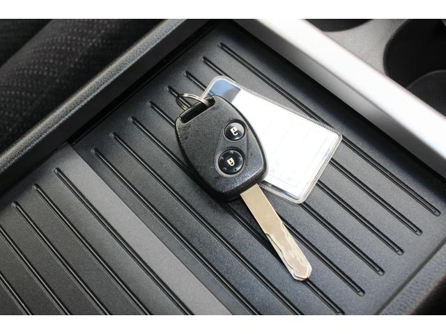 オデッセイ ＭＸ・エアロパッケージ　ＨＤＤインターナビ　ＣＤ／ＤＶＤ　Ｂｌｕｅｔｏｏｔｈ通話　バックカメラ　ＨＩＤ　ＥＴＣ　ＭＴモード付パドルシフトＣＶＴ　純正１８インチアルミ　エアログレード　禁煙車（17枚目）