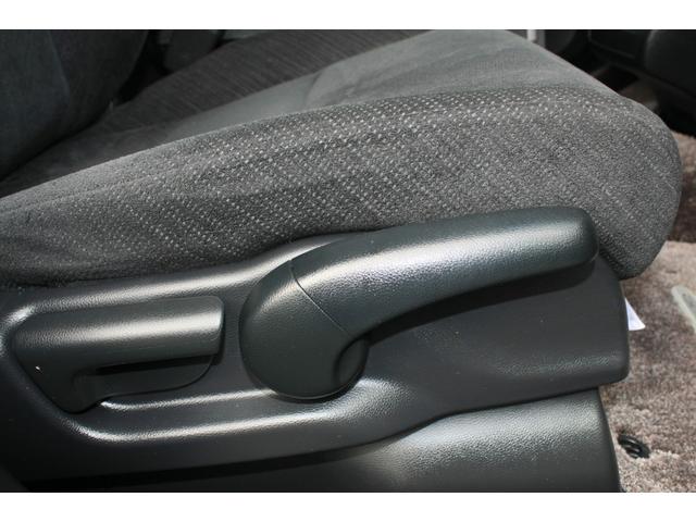 オデッセイ ＭＸ・エアロパッケージ　ＨＤＤインターナビ　ＣＤ／ＤＶＤ　Ｂｌｕｅｔｏｏｔｈ通話　バックカメラ　ＨＩＤ　ＥＴＣ　ＭＴモード付パドルシフトＣＶＴ　純正１８インチアルミ　エアログレード　禁煙車（31枚目）