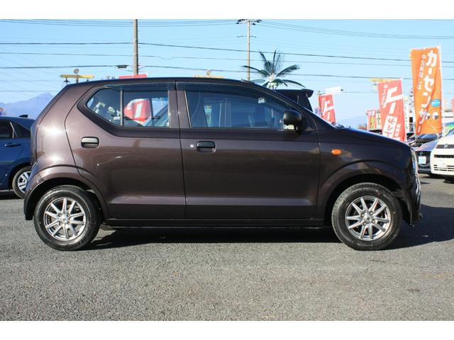 キャロル ＧＦ　５速ＭＴ　２型モデル　Ｒ０６Ａ型直３ＤＯＨＣ　エアコン　パワステ　パワーウインド　純正オーディオ　ＡＢＳ　Ｗエアバック　キーレスキー　社外アルミホイール　禁煙車（9枚目）