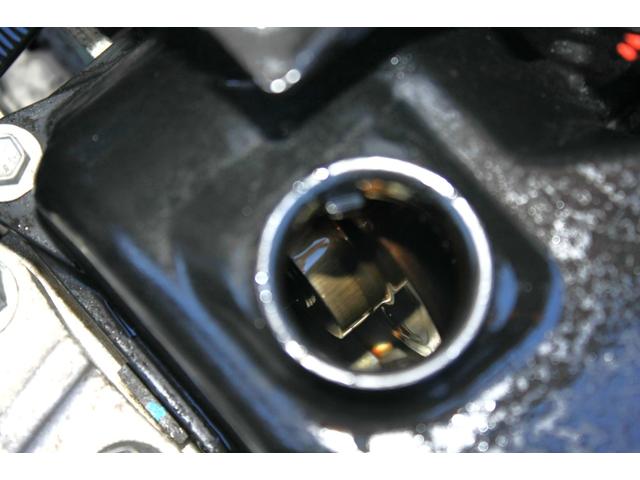 キャロル ＧＦ　５速ＭＴ　２型モデル　Ｒ０６Ａ型直３ＤＯＨＣ　エアコン　パワステ　パワーウインド　純正オーディオ　ＡＢＳ　Ｗエアバック　キーレスキー　社外アルミホイール　禁煙車（68枚目）