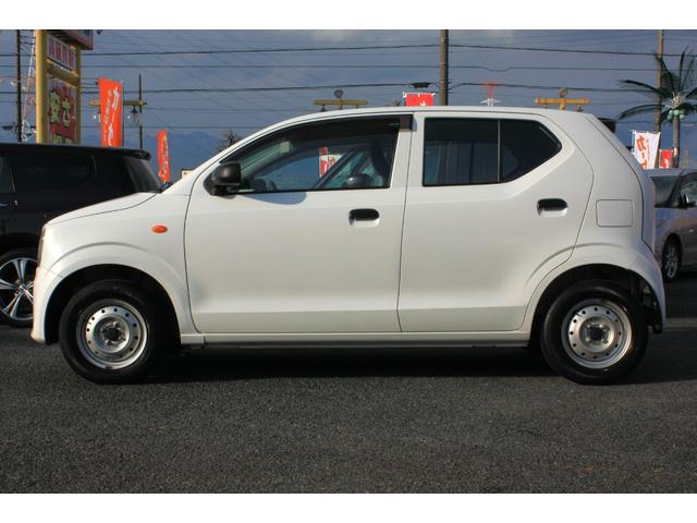 アルト ＶＰ　５速ＭＴ　Ｒ０６Ａ直３ＤＯＨＣ　エアコン　パワステ　純正ラジオチューナー　キーレスキー　Ｗエアバック　ＡＢＳレス車　フロントドアバイザー　フロアーマット　禁煙車（7枚目）