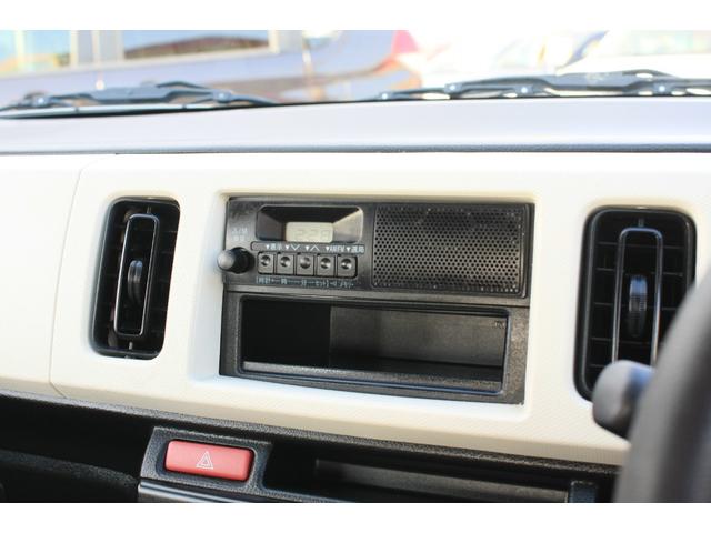 アルト ＶＰ　５速ＭＴ　Ｒ０６Ａ直３ＤＯＨＣ　エアコン　パワステ　純正ラジオチューナー　キーレスキー　Ｗエアバック　ＡＢＳレス車　フロントドアバイザー　フロアーマット　禁煙車（16枚目）