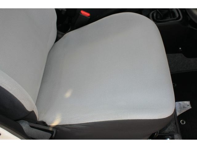 アルト ＶＰ　５速ＭＴ　Ｒ０６Ａ直３ＤＯＨＣ　エアコン　パワステ　純正ラジオチューナー　キーレスキー　Ｗエアバック　ＡＢＳレス車　フロントドアバイザー　フロアーマット　禁煙車（26枚目）