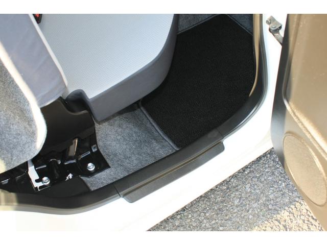 アルト ＶＰ　５速ＭＴ　Ｒ０６Ａ直３ＤＯＨＣ　エアコン　パワステ　純正ラジオチューナー　キーレスキー　Ｗエアバック　ＡＢＳレス車　フロントドアバイザー　フロアーマット　禁煙車（36枚目）