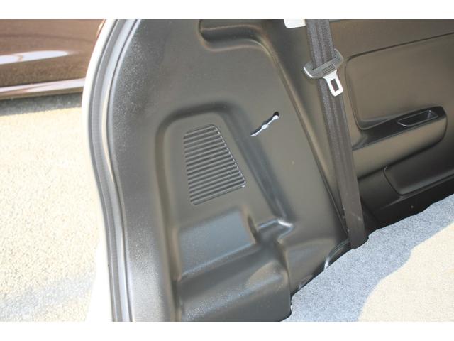 アルト ＶＰ　５速ＭＴ　Ｒ０６Ａ直３ＤＯＨＣ　エアコン　パワステ　純正ラジオチューナー　キーレスキー　Ｗエアバック　ＡＢＳレス車　フロントドアバイザー　フロアーマット　禁煙車（50枚目）