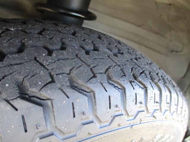 キャリイトラック ＫＣエアコン・パワステ　４ＷＤ／タイヤ４本新品／運転席エアバック（18枚目）