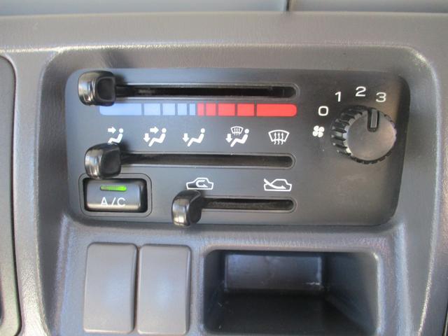 サンバートラック ＴＢ　４ＷＤ／５速／エアコン／パワステ／運転席エアバック／タイヤ４本新品／タイミングベルト交換済／ＥＬ付き（24枚目）