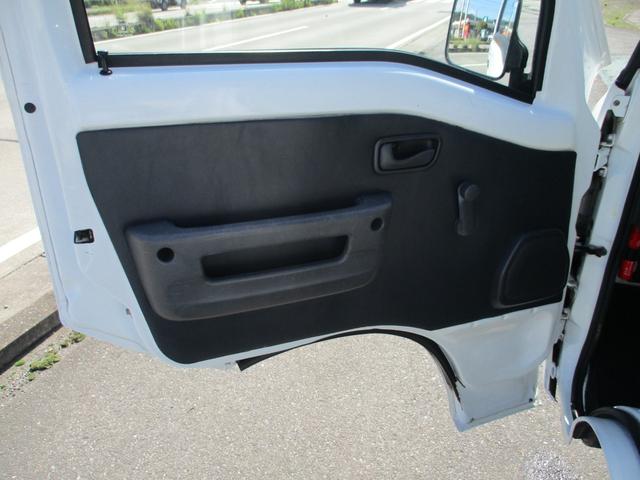 サンバートラック ＴＢ　４ＷＤ／５速／エアコン／パワステ／運転席エアバック／タイヤ４本新品／タイミングベルト交換済／ＥＬ付き（26枚目）