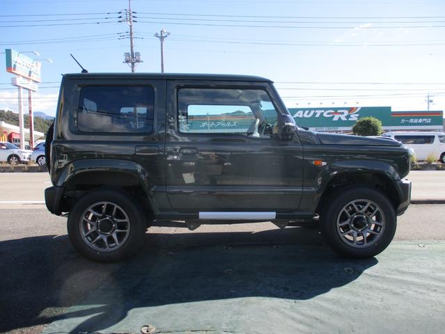 ジムニー XC 届出済未使用車/4WD/ターボ/純正アルミ/衝突軽減ブレーキ/横滑り防止/スマートキー/アイドリングストップ/オートエアコン/両席シートヒーター/クルーズコントロール/フォグランプ/LEDヘッドライト(5枚目)