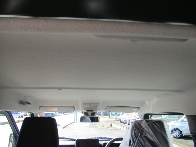 ジムニー XC 届出済未使用車/4WD/ターボ/純正アルミ/衝突軽減ブレーキ/横滑り防止/スマートキー/アイドリングストップ/オートエアコン/両席シートヒーター/クルーズコントロール/フォグランプ/LEDヘッドライト(10枚目)