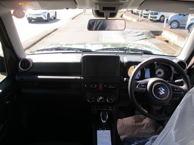 ジムニー XC 届出済未使用車/4WD/ターボ/純正アルミ/衝突軽減ブレーキ/横滑り防止/スマートキー/アイドリングストップ/オートエアコン/両席シートヒーター/クルーズコントロール/フォグランプ/LEDヘッドライト(11枚目)