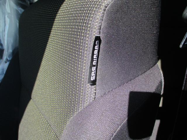 ジムニー XC 届出済未使用車/4WD/ターボ/純正アルミ/衝突軽減ブレーキ/横滑り防止/スマートキー/アイドリングストップ/オートエアコン/両席シートヒーター/クルーズコントロール/フォグランプ/LEDヘッドライト(13枚目)