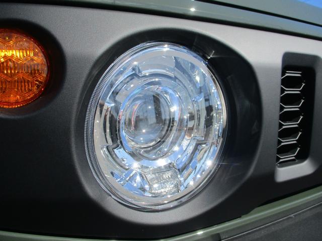 ジムニー XC 届出済未使用車/4WD/ターボ/純正アルミ/衝突軽減ブレーキ/横滑り防止/スマートキー/アイドリングストップ/オートエアコン/両席シートヒーター/クルーズコントロール/フォグランプ/LEDヘッドライト(22枚目)