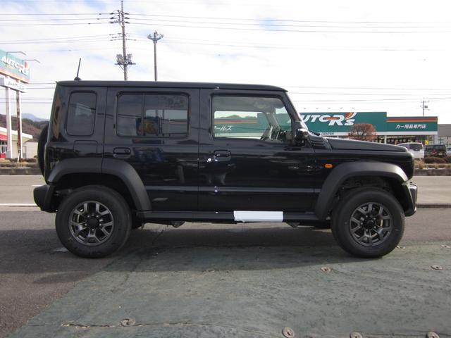 ジムニーノマド ＦＣ　登録済み未使用車／４ＷＤ／スマートキー／アイドリングストップ／オートエアコン／衝突軽減ブレーキ／横滑り防止／クルーズコントロール／レーンキープアシスト／オートマチックハイビーム／シートヒーター（5枚目）