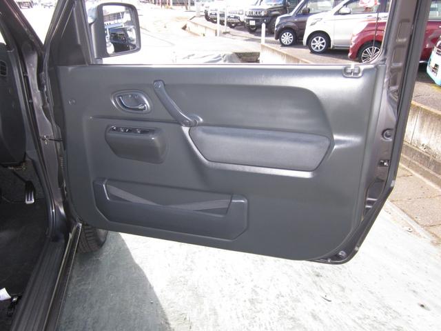 ジムニー クロスアドベンチャーＸＣ　４ＷＤ／５速／ターボ／純正アルミホイール／シートヒーター／フォグランプ／タイミングチェーン仕様（30枚目）