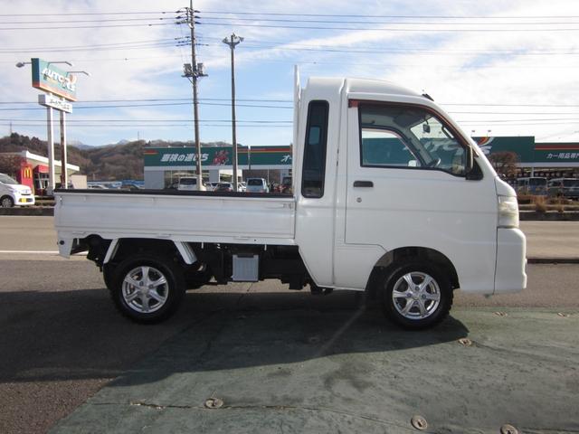 ハイゼットトラック ジャンボ　４ＷＤ／５速／パワステ／エアコン／パワーウインド／ハイルーフ／社外アルミホイール／ジオランダーＭＴ装着（5枚目）