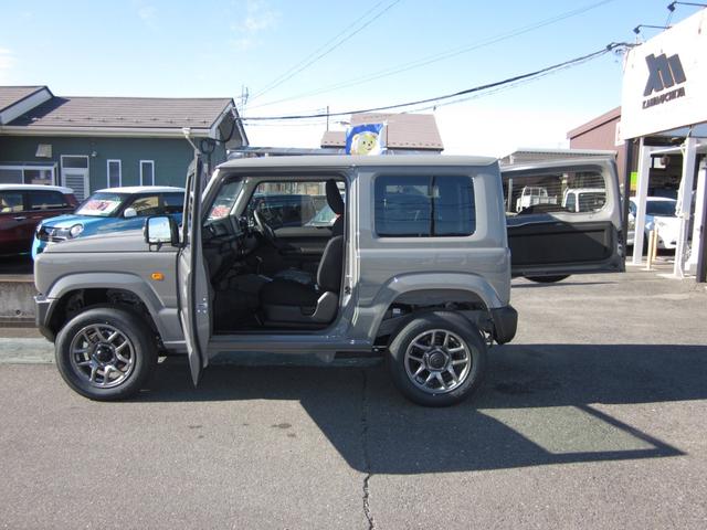 ジムニー XG 届出済未使用車/4WD/ターボ/純正アルミ/衝突軽減ブレーキ/横滑り防止/アイドリングストップ/フォグランプ/ステアリングスイッチ/クルーズコントロール/オートライト/オートAC/ヒルダウンサポート(4枚目)