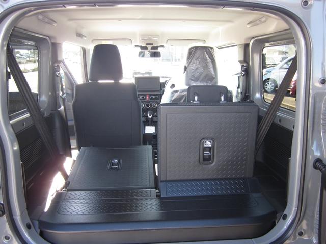 ジムニー XG 届出済未使用車/4WD/ターボ/純正アルミ/衝突軽減ブレーキ/横滑り防止/アイドリングストップ/フォグランプ/ステアリングスイッチ/クルーズコントロール/オートライト/オートAC/ヒルダウンサポート(9枚目)