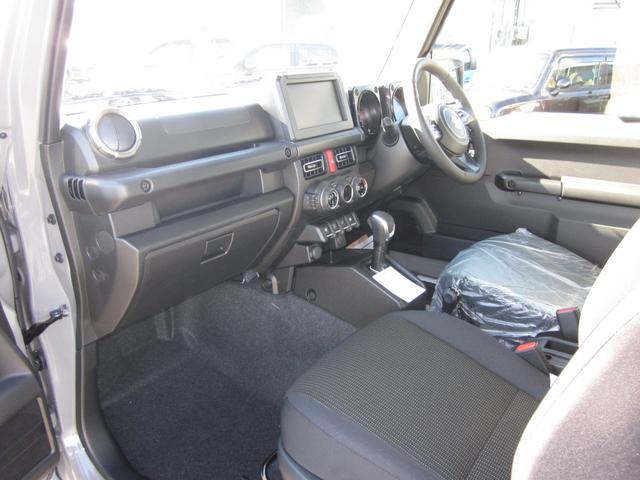 ジムニー XG 届出済未使用車/4WD/ターボ/純正アルミ/衝突軽減ブレーキ/横滑り防止/アイドリングストップ/フォグランプ/ステアリングスイッチ/クルーズコントロール/オートライト/オートAC/ヒルダウンサポート(11枚目)