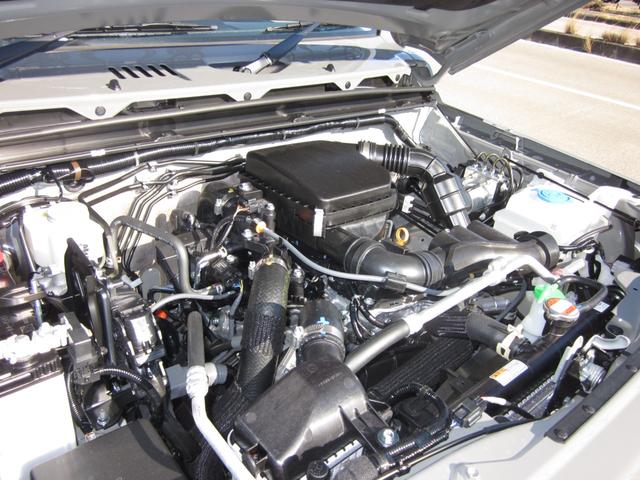 ジムニー XG 届出済未使用車/4WD/ターボ/純正アルミ/衝突軽減ブレーキ/横滑り防止/アイドリングストップ/フォグランプ/ステアリングスイッチ/クルーズコントロール/オートライト/オートAC/ヒルダウンサポート(16枚目)