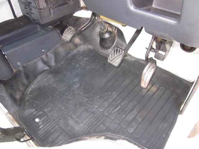 キャリイトラック ＦＣ農繁仕様　４ＷＤ／エアコン／パワステ／デフロック／タイヤ４本新品／ショートホイールベース（28枚目）