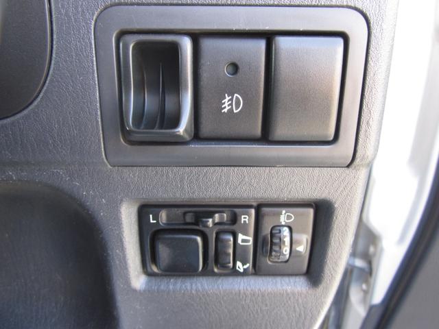 ジムニー ＸＣ　５速／４ＷＤ／ターボ／ルーフレール／フォグランプ／純正アルミホイール／ナビテレビ（32枚目）