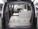 後部座席を倒すと、荷台が広々と使用できます!