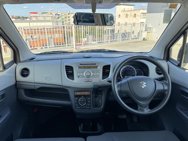 ワゴンＲ ＦＸ　ＣＤステレオ／シートヒーター／車検整備渡し　ＣＤプレーヤー［ＡＭ／ＦＭラジオ付］　シートヒーター　オートエアコン　アイドリングストップ　衝突安全ボディ　盗難防止システム　ＣＶＴ　４輪ＡＢＳ　キーレスエトリー（21枚目）
