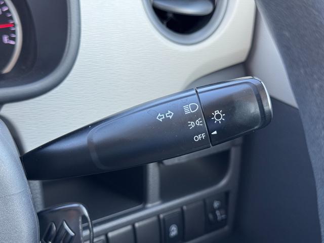 ワゴンＲ ＦＸ　ＣＤステレオ／シートヒーター／車検整備渡し　ＣＤプレーヤー［ＡＭ／ＦＭラジオ付］　シートヒーター　オートエアコン　アイドリングストップ　衝突安全ボディ　盗難防止システム　ＣＶＴ　４輪ＡＢＳ　キーレスエトリー（27枚目）