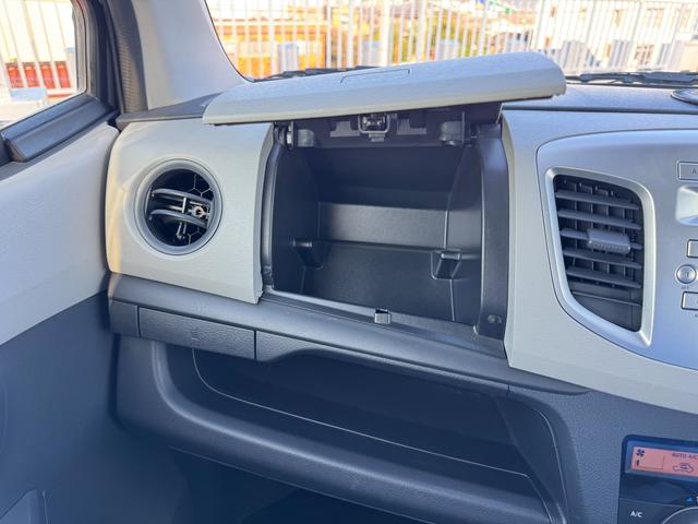 ワゴンＲ ＦＸ　ＣＤステレオ／シートヒーター／車検整備渡し　ＣＤプレーヤー［ＡＭ／ＦＭラジオ付］　シートヒーター　オートエアコン　アイドリングストップ　衝突安全ボディ　盗難防止システム　ＣＶＴ　４輪ＡＢＳ　キーレスエトリー（44枚目）