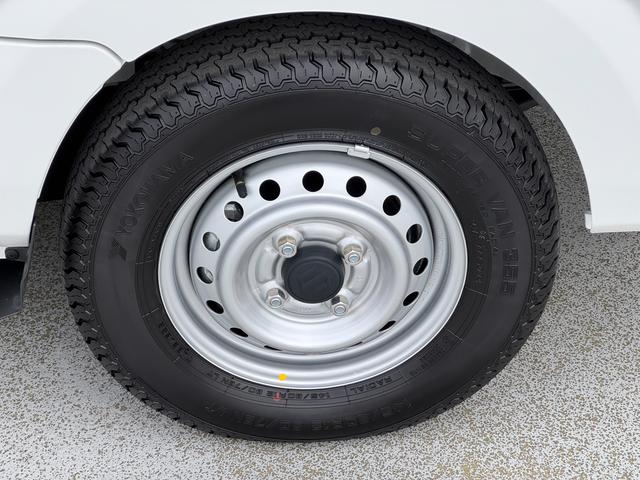 スーパーキャリイ L パートタイム4WD/4AT 5型 衝突被害軽減システム 禁煙車 スズキセーフティーサポート 4WD 衝突被害軽減システム アイドリングストップ 横滑り防止機能 衝突安全ボディ オートライト(13枚目)