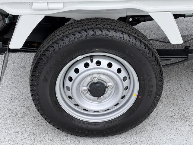 スーパーキャリイ L パートタイム4WD/4AT 5型 衝突被害軽減システム 禁煙車 スズキセーフティーサポート 4WD 衝突被害軽減システム アイドリングストップ 横滑り防止機能 衝突安全ボディ オートライト(14枚目)