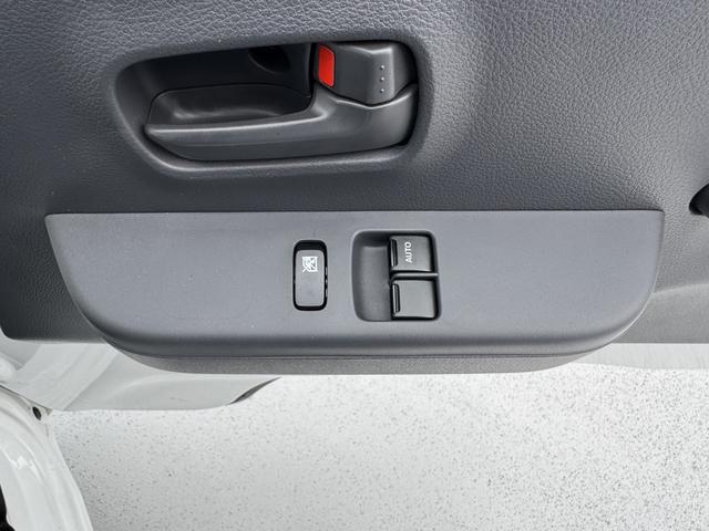 スーパーキャリイ L パートタイム4WD/4AT 5型 衝突被害軽減システム 禁煙車 スズキセーフティーサポート 4WD 衝突被害軽減システム アイドリングストップ 横滑り防止機能 衝突安全ボディ オートライト(40枚目)