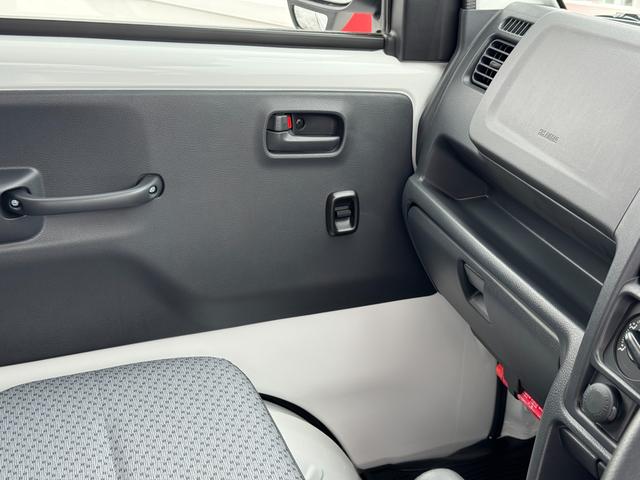 スーパーキャリイ L パートタイム4WD/4AT 5型 衝突被害軽減システム 禁煙車 スズキセーフティーサポート 4WD 衝突被害軽減システム アイドリングストップ 横滑り防止機能 衝突安全ボディ オートライト(41枚目)