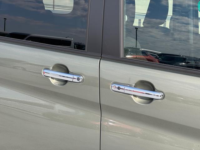 ソリオバンディット ＨＹＢＲＩＤ　ＳＶ　５ＡＧＳ　全方位モニタ用カメラＰＫＧ　全方位モニター用カメラパッケージ　オートライト　電動スライドドア　プッシュスタート　シートヒーター　オートエアコン　スズキセーフティーサポート　衝突被害軽減システム　アイドリングストップ　横滑り防止（22枚目）