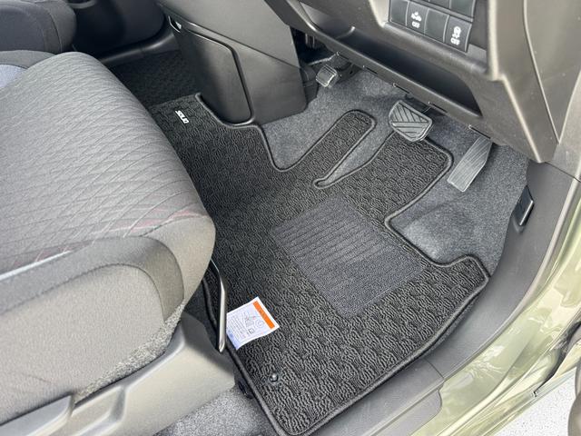 ソリオバンディット ＨＹＢＲＩＤ　ＳＶ　５ＡＧＳ　全方位モニタ用カメラＰＫＧ　全方位モニター用カメラパッケージ　オートライト　電動スライドドア　プッシュスタート　シートヒーター　オートエアコン　スズキセーフティーサポート　衝突被害軽減システム　アイドリングストップ　横滑り防止（46枚目）