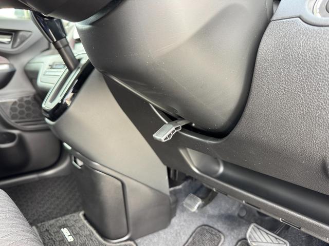 ソリオバンディット ＨＹＢＲＩＤ　ＳＶ　５ＡＧＳ　全方位モニタ用カメラＰＫＧ　全方位モニター用カメラパッケージ　オートライト　電動スライドドア　プッシュスタート　シートヒーター　オートエアコン　スズキセーフティーサポート　衝突被害軽減システム　アイドリングストップ　横滑り防止（51枚目）