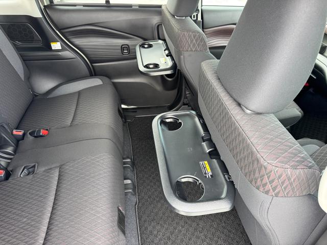 ソリオバンディット ＨＹＢＲＩＤ　ＳＶ　５ＡＧＳ　全方位モニタ用カメラＰＫＧ　全方位モニター用カメラパッケージ　オートライト　電動スライドドア　プッシュスタート　シートヒーター　オートエアコン　スズキセーフティーサポート　衝突被害軽減システム　アイドリングストップ　横滑り防止（55枚目）