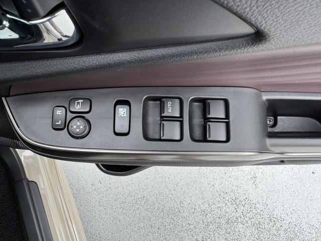 ソリオバンディット ＨＹＢＲＩＤ　ＭＶ　３型　ＤＳＢＳＩＩ／１０型メモリーナビ　デュアルセンサーブレーキサポートＩＩ　１０インチメモリーナビ　オートライト　Ｂｌｕｅｔｏｏｔｈ　電動スライドドア　電動パーキングブレーキ　プッシュスタート　シートヒーター　オートエアコン　禁煙車（45枚目）