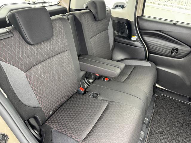 ソリオバンディット ＨＹＢＲＩＤ　ＭＶ　３型　ＤＳＢＳＩＩ／１０型メモリーナビ　デュアルセンサーブレーキサポートＩＩ　１０インチメモリーナビ　オートライト　Ｂｌｕｅｔｏｏｔｈ　電動スライドドア　電動パーキングブレーキ　プッシュスタート　シートヒーター　オートエアコン　禁煙車（58枚目）