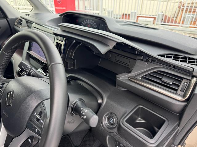 ソリオバンディット ＨＹＢＲＩＤ　ＭＶ　３型　ＤＳＢＳＩＩ／１０型メモリーナビ　デュアルセンサーブレーキサポートＩＩ　１０インチメモリーナビ　オートライト　Ｂｌｕｅｔｏｏｔｈ　電動スライドドア　電動パーキングブレーキ　プッシュスタート　シートヒーター　オートエアコン　禁煙車（59枚目）