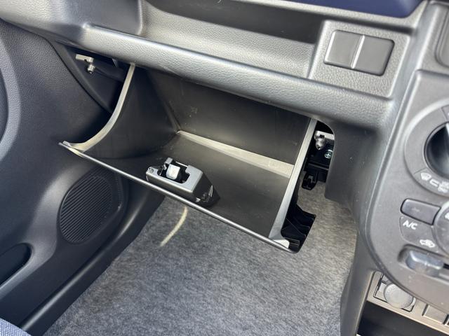 アルト L 衝突被害軽減S/シートヒーター/リヤパーキングセンサー オートライト シートヒーター スズキセーフティーサポート 衝突被害軽減システム アイドリングストップ 横滑り防止機能 衝突安全ボディ リヤパーキングセンサー(42枚目)