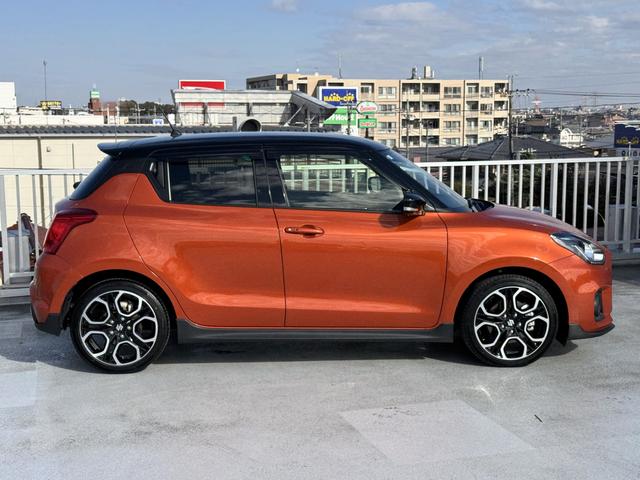 スイフトスポーツ ６ＡＴ　４型　バックアイカメラ付ナビ／ドラレコ／ＥＴＣ　ドライブレコーダー　バックカメラ　オートライト　Ｂｌｕｅｔｏｏｔｈ　純正ナビ　プッシュスタート　シートヒーター　オートエアコン　ＥＴＣ　スズキセーフティーサポート　衝突被害軽減システム　横滑り防止機能（6枚目）