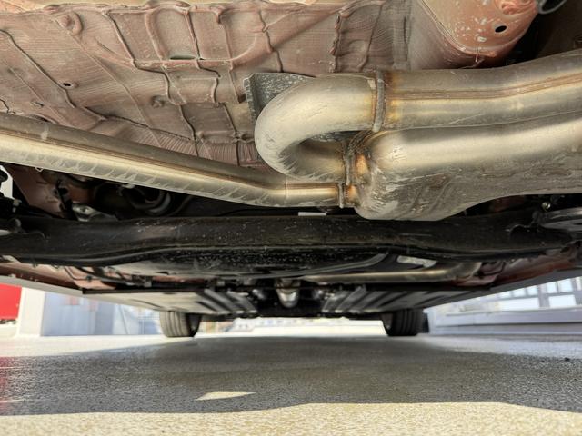 スイフトスポーツ ６ＡＴ　４型　バックアイカメラ付ナビ／ドラレコ／ＥＴＣ　ドライブレコーダー　バックカメラ　オートライト　Ｂｌｕｅｔｏｏｔｈ　純正ナビ　プッシュスタート　シートヒーター　オートエアコン　ＥＴＣ　スズキセーフティーサポート　衝突被害軽減システム　横滑り防止機能（18枚目）